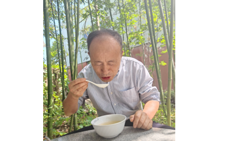 2025 健康飲食趨勢：天然食材成主流，隨州葛根粉走進(jìn)老年人餐桌